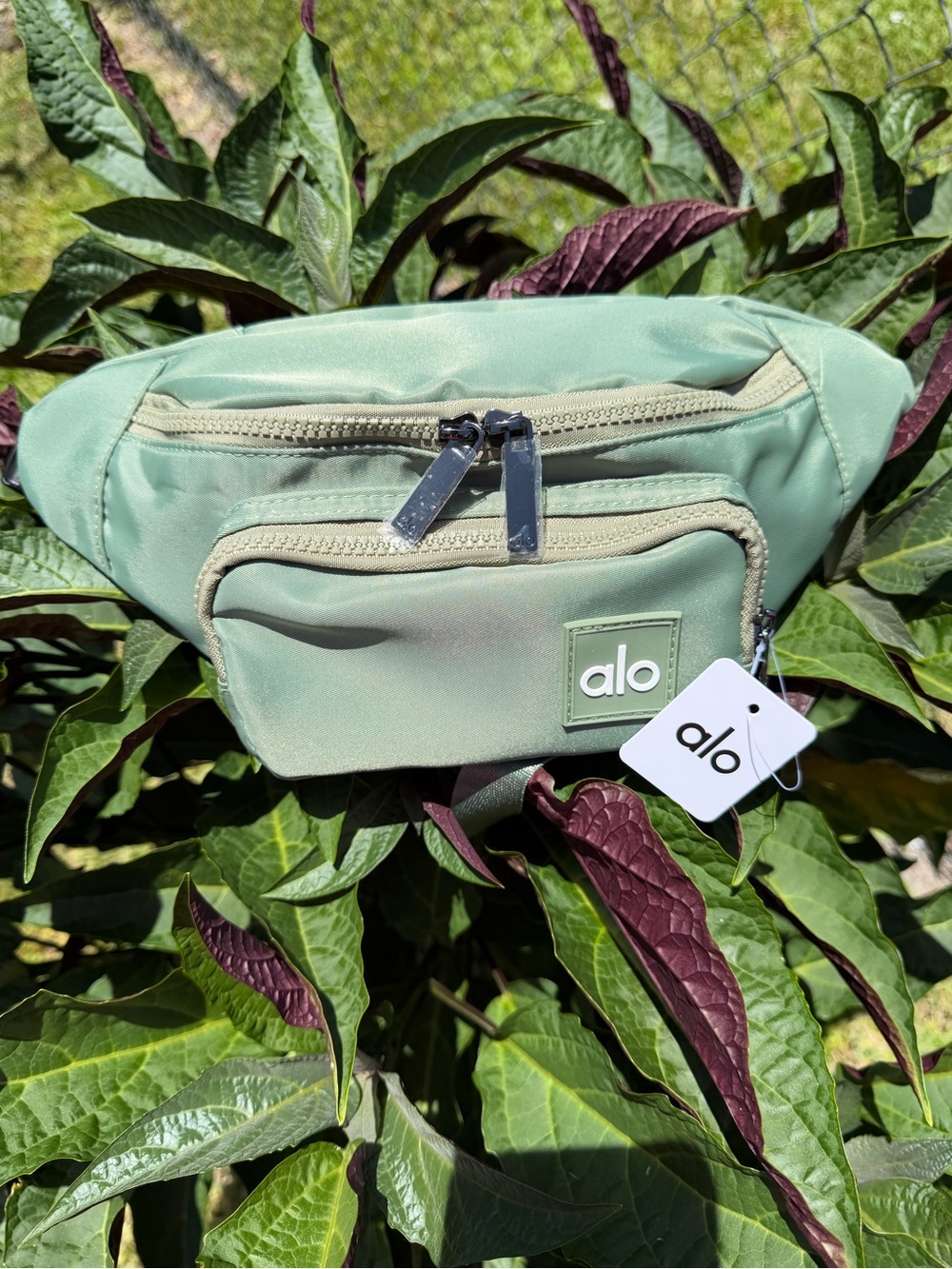 ALO Yoga Light Sage Green Fanny Belt Bag - Picture 6 of 10